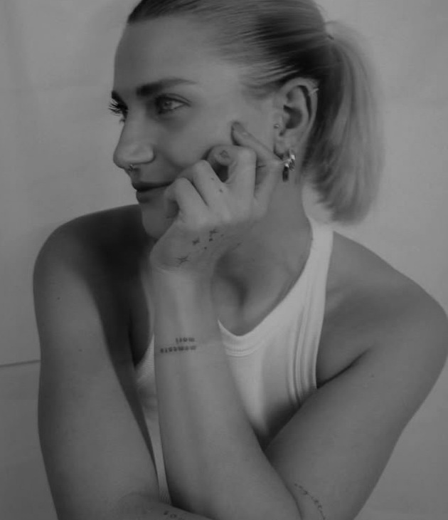 Portrait von Jil